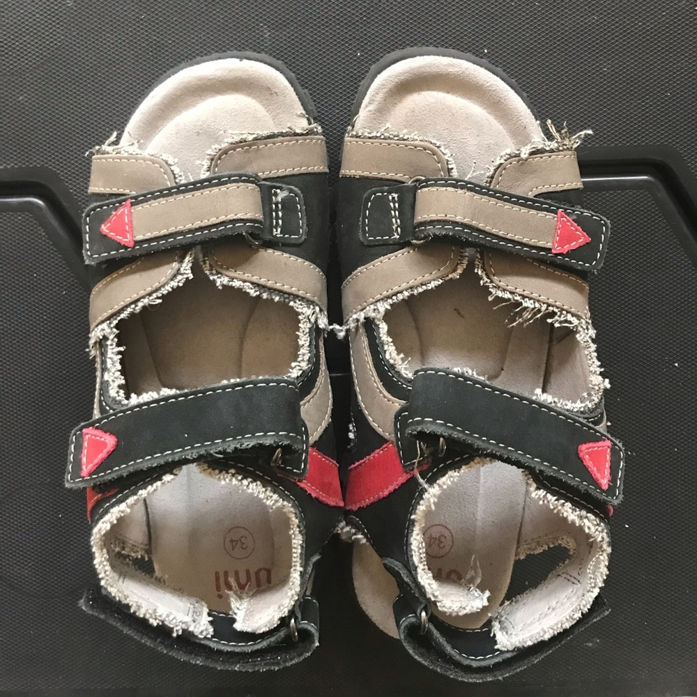 EUC UMI boys Sandals leather size 34